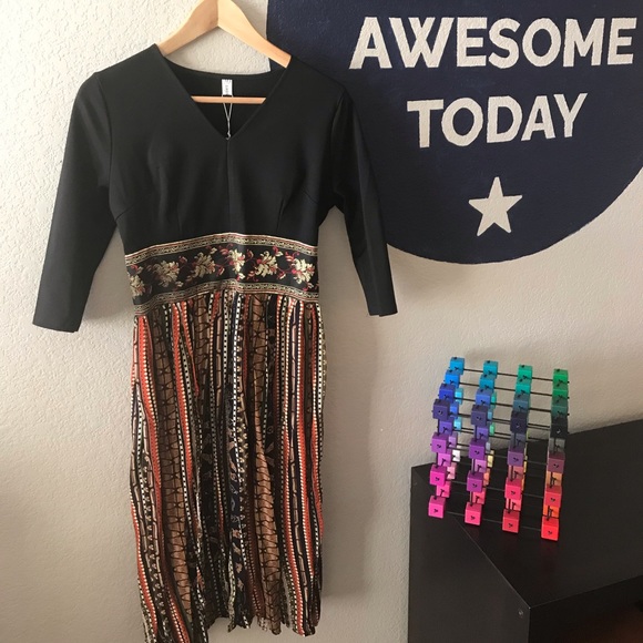 Geometric Skirt Midi Dress - Picture 3 of 7